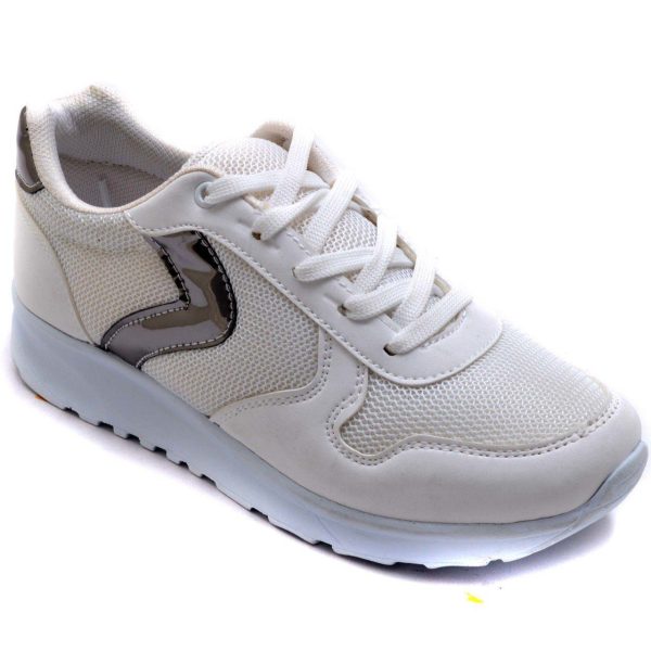 Sports shoes for women
