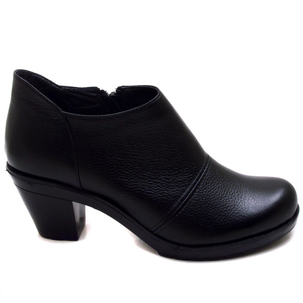 ⁦حذاء نسائي شتوي - اسود (جلد)⁩ - الصورة ⁦2⁩