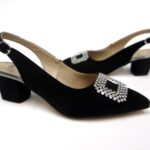 حذاء نسائي كلاسيكي