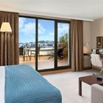 غرفة ديلوكس مع تراس 42 م2(فندق كامل الخدمات)