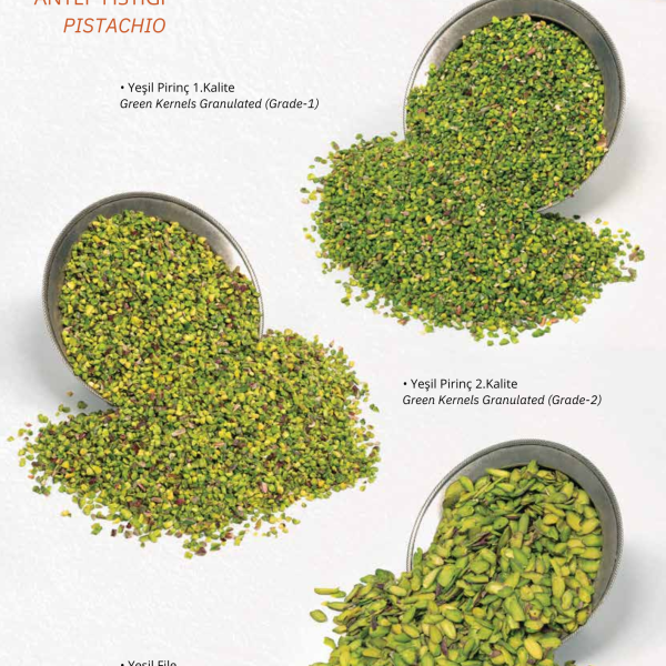 الفستق الحلبي – طعم فاخر وفوائد مذهلة! 🌿✨ يُعتبر الفستق الحلبي من المكسرات الفاخرة التي تتميز بمذاقها الغني وقيمتها الغذائية العالية، حيث يدخل في العديد من الاستخدامات الغذائية والصناعية. يُستخدم في تحضير الحلويات الشرقية مثل البقلاوة والمعمول والآيس كريم، كما يُضاف إلى الشوكولاتة والمخبوزات ليمنحها نكهة لا تُقاوم. بالإضافة إلى ذلك، يُستهلك كوجبة خفيفة محمصة أو نيئة، ويدخل في صناعة الزيوت الطبيعية ومستحضرات التجميل لما يحتويه من مضادات أكسدة تعزز صحة البشرة. أما فوائده، فهو غني بالبروتينات والدهون الصحية التي تدعم صحة القلب، ويساعد في تقليل الكوليسترول الضار وتحسين مستويات السكر في الدم، مما يجعله خيارًا مثاليًا لنمط حياة صحي. لا تفوت فرصة الاستمتاع بهذا الكنز الغذائي الفريد! 🥜💚